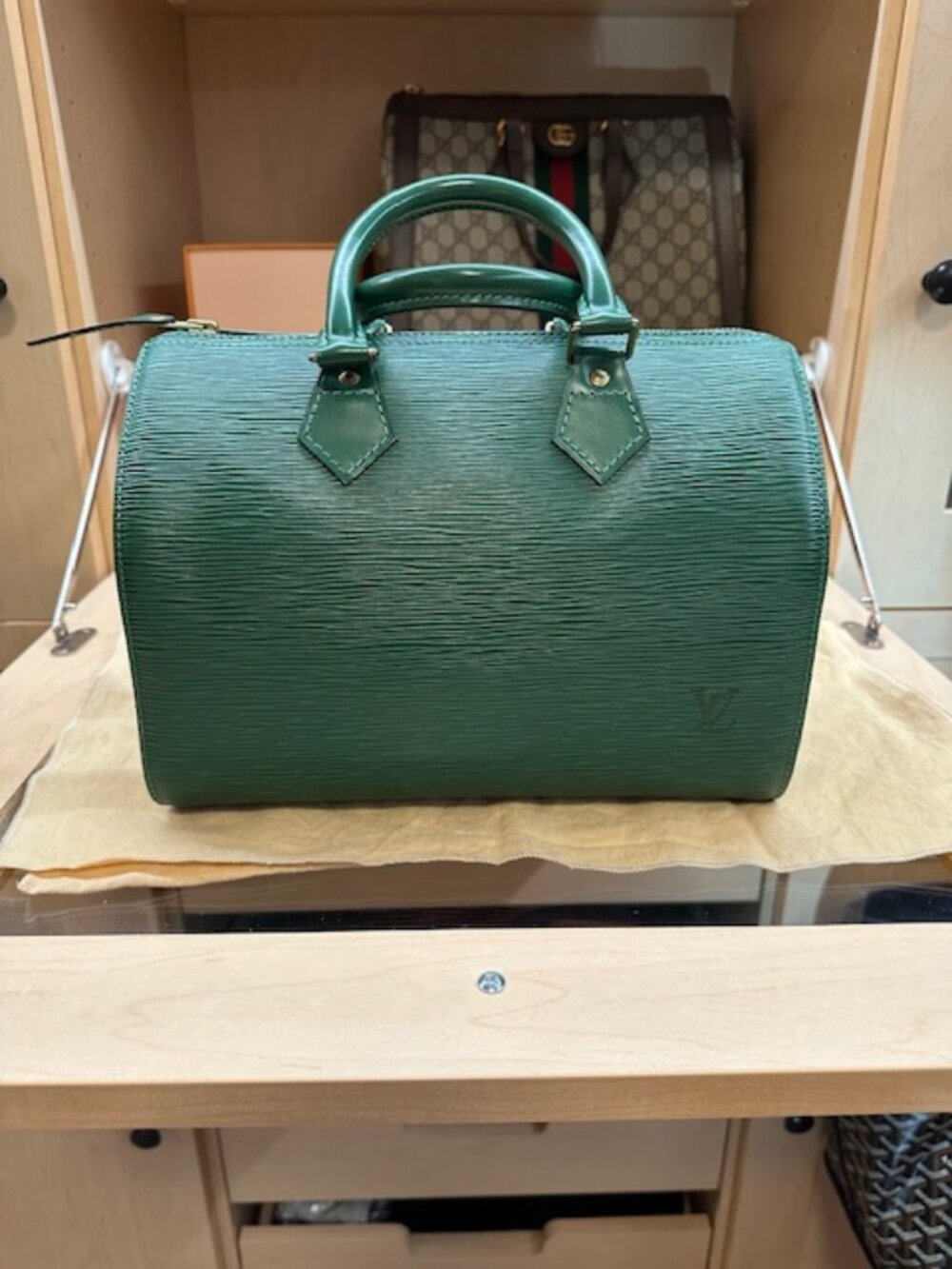 Louis Vuitton Epi Leather Speedy 25